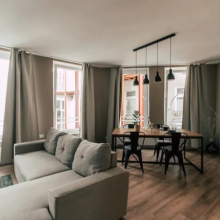 Luga Homes - Zoo Apartamento